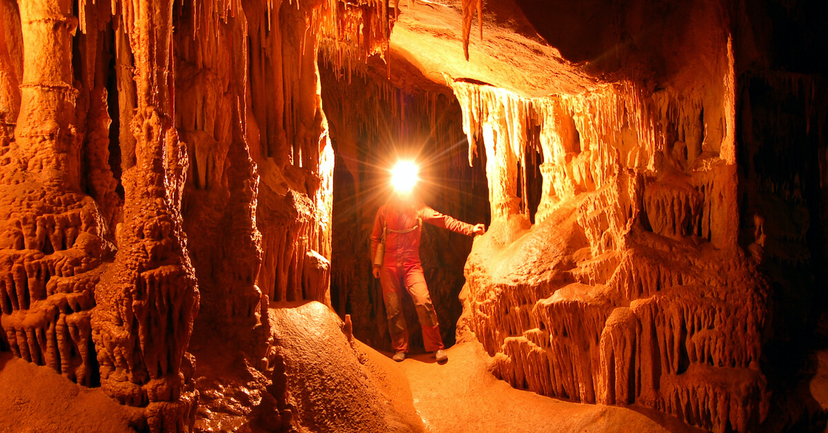 4 Tips to Avoid Caving in Sales Negotiations